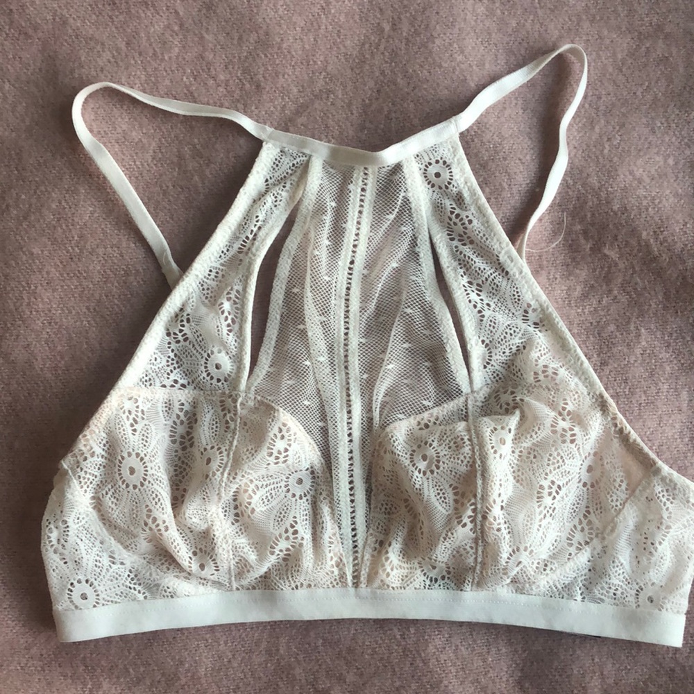 Daisy lace bralette